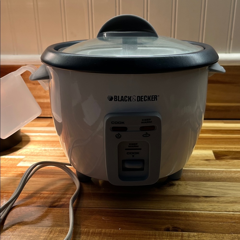 Black & Decker White and Black Rice Cooker New